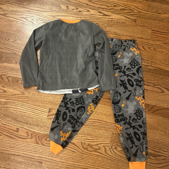 Space Jam A New Legacy 2-Piece Fleece Pajama Set - Picture 6 of 10
